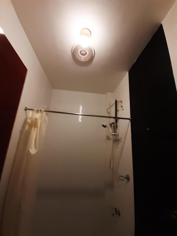 פורטו פרינססה Aquari Travellers Inn מראה חיצוני תמונה